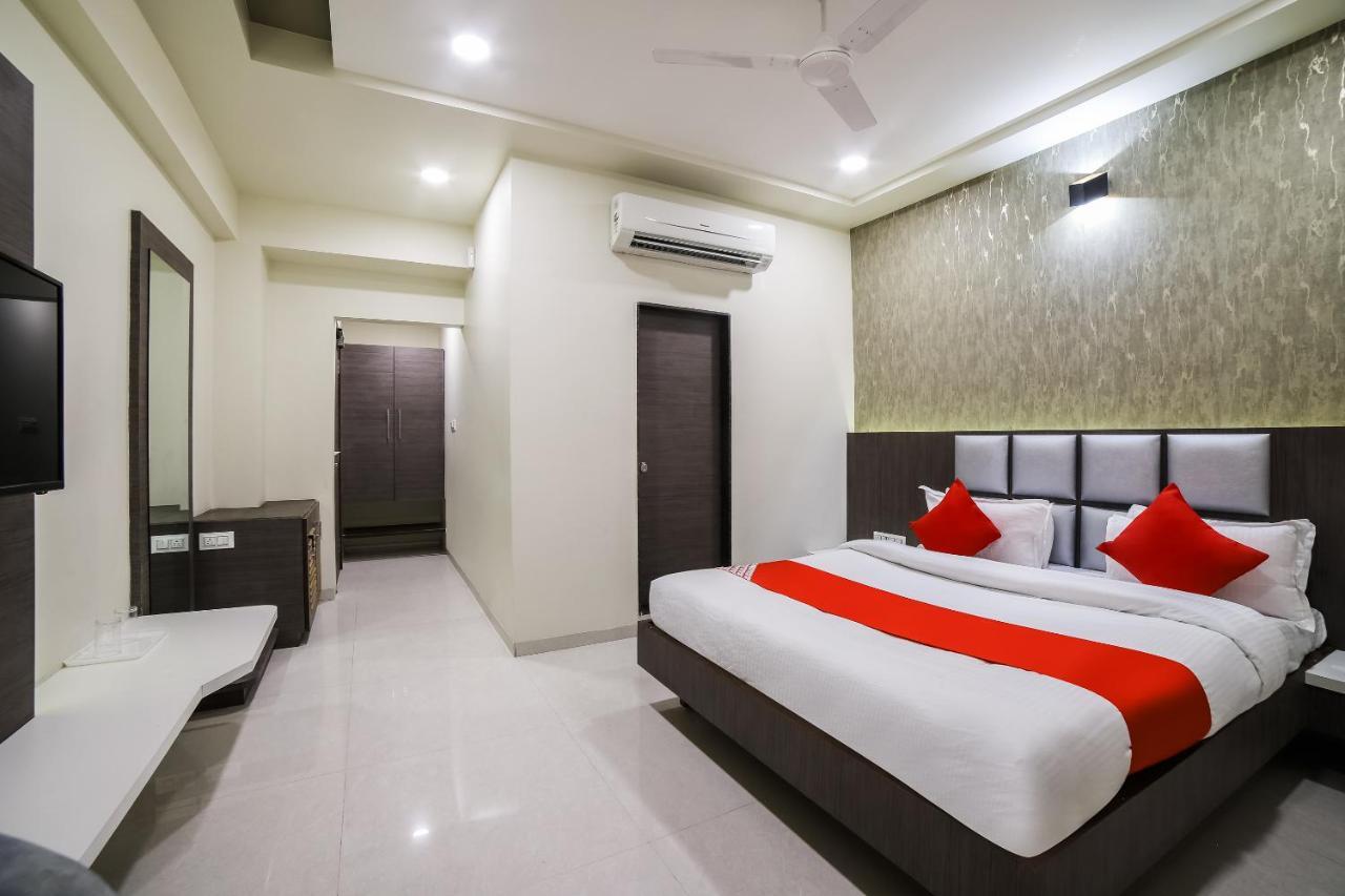Capital O 41587 Hotel Airport Inn One Ahmedabad Exterior photo
