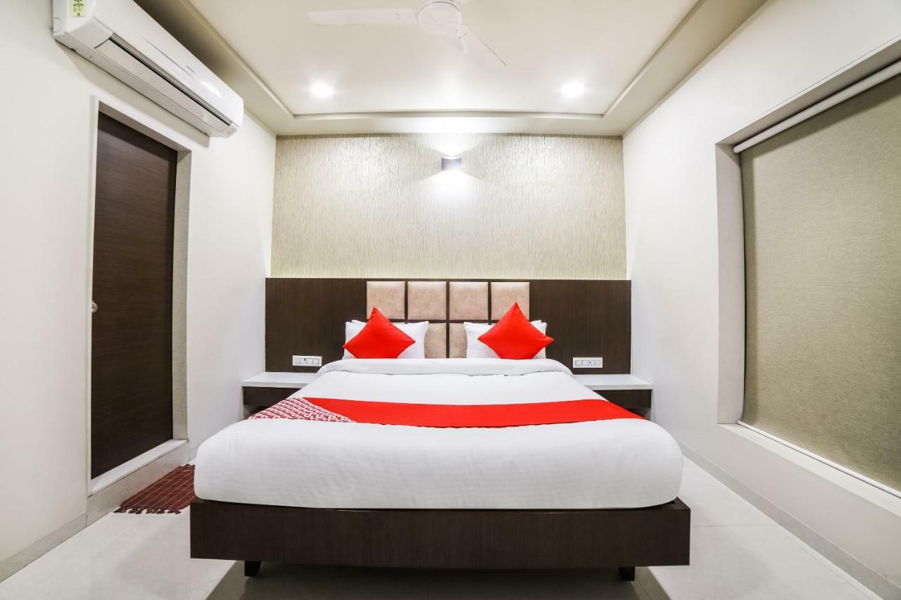 Capital O 41587 Hotel Airport Inn One Ahmedabad Exterior photo